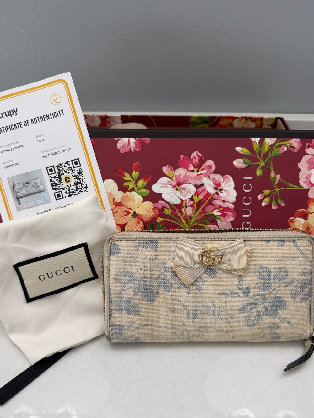 Gucci Japan Exclusive GG Bow Floral Canvas Zip Around Wallet w/ Gucci Box